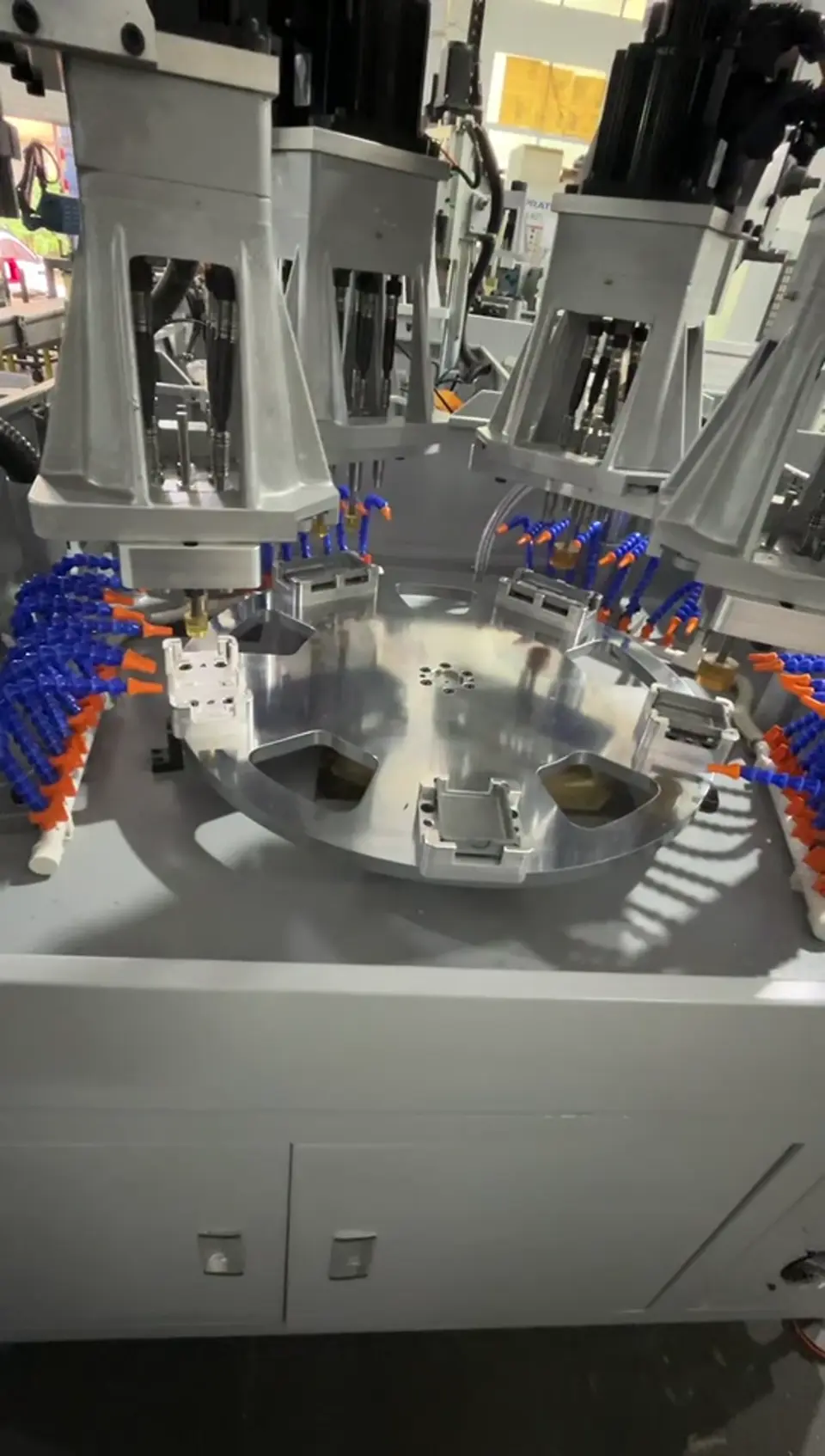 Rotary Indexing Drilling and Tapping Machine with Four Processing Heads