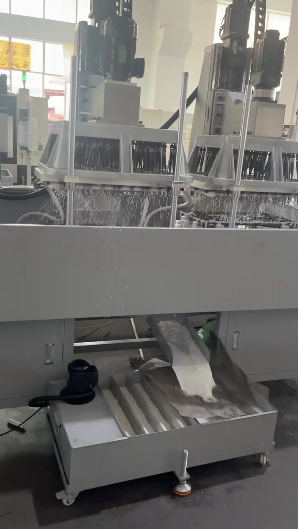 Dual-Group Servo-Traverse Drilling and Tapping Machine